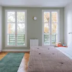Modern Rustic-Style Apartment 7Th Arrondissement!
