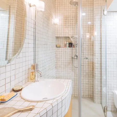 Modern Rustic-style 7th Arrondissement! Paris