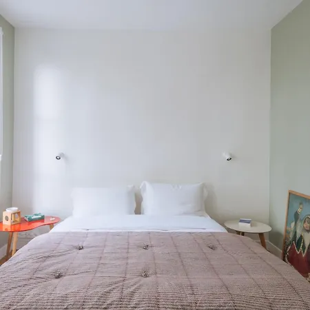 Apartment Modern Rustic-style 7th Arrondissement!